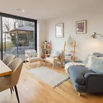 Host & - Bay View House Ferienhaus
