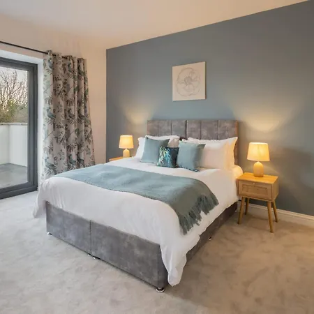 Host & - Bay View House Grange-over-Sands