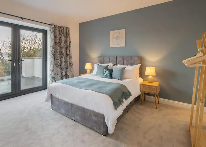 Host & - Bay View House Grange-over-Sands