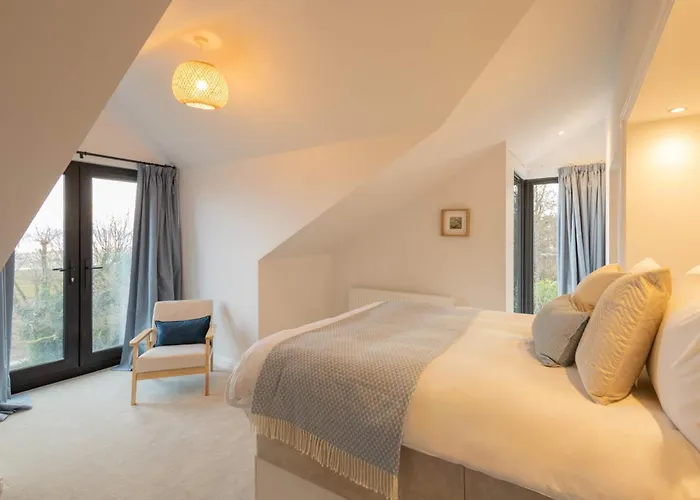 Host & - Bay View House Grange-over-Sands