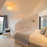 Host & - Bay View House Grange-over-Sands